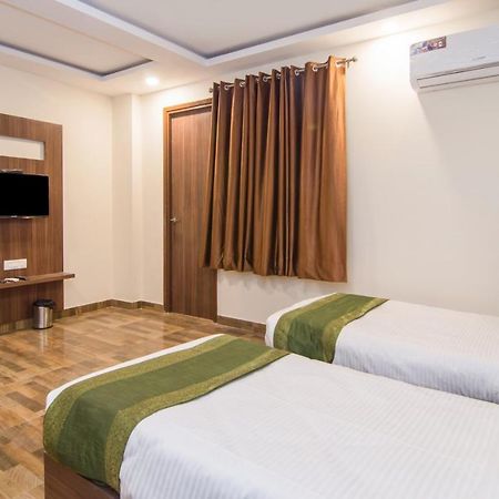 Hotel Treebo Trend Bipin International Lucknow Zewnętrze zdjęcie