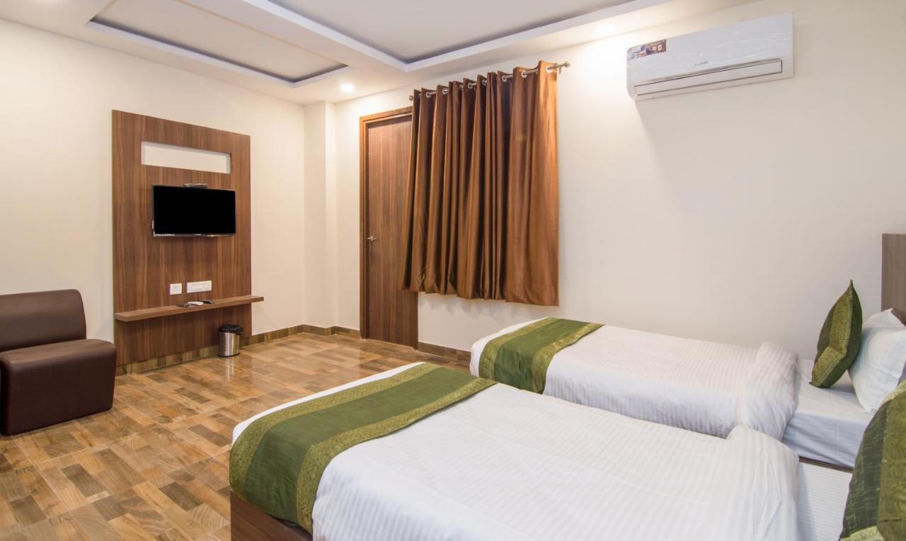 Hotel Treebo Trend Bipin International Lucknow Zewnętrze zdjęcie