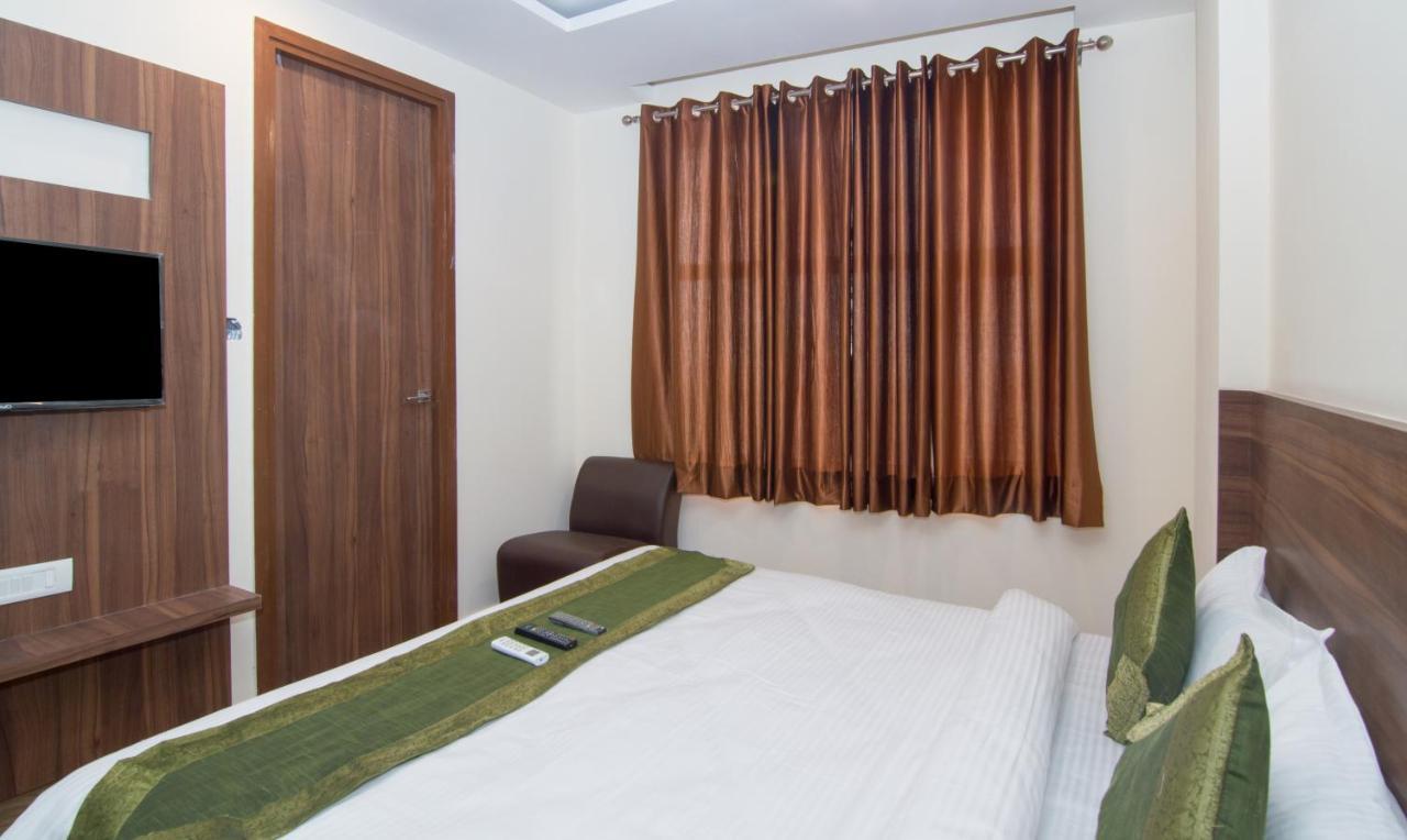 Hotel Treebo Trend Bipin International Lucknow Zewnętrze zdjęcie