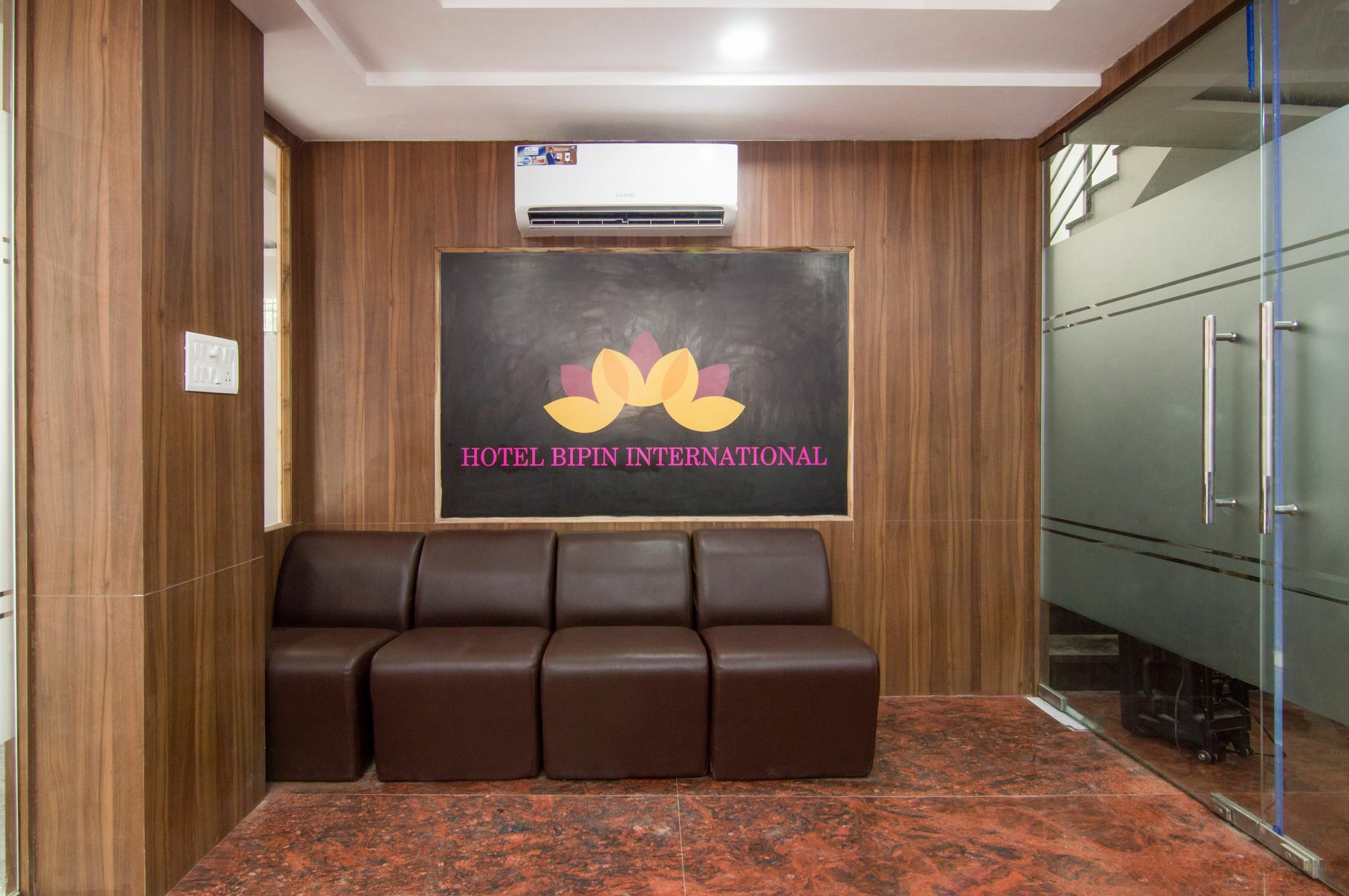 Hotel Treebo Trend Bipin International Lucknow Zewnętrze zdjęcie
